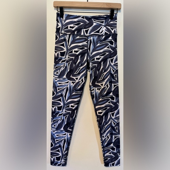 Sage Collective NWT Sports Bra and Leggings Set Sage Leaf Print Size S - Picture 5 of 13